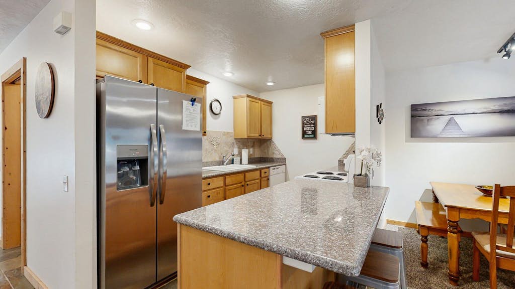 Central McCall Condo | Back Yard & Patio
