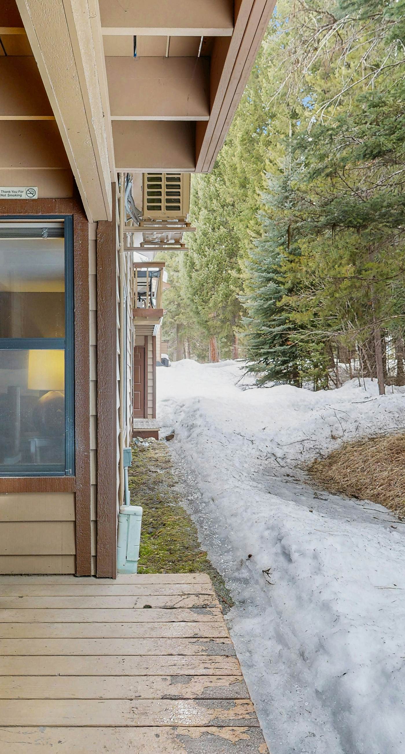 Golf Course Retreat - Pool Access & Lake Views