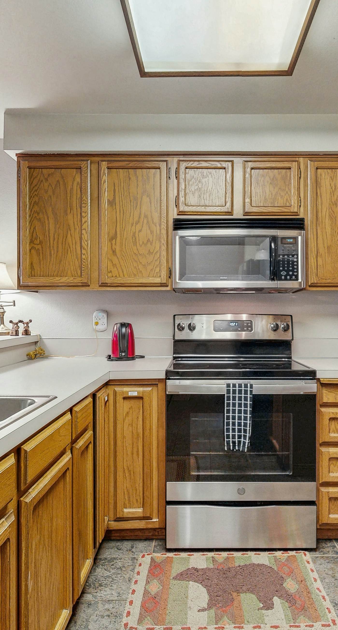 Golf Course Retreat - Pool Access & Lake Views