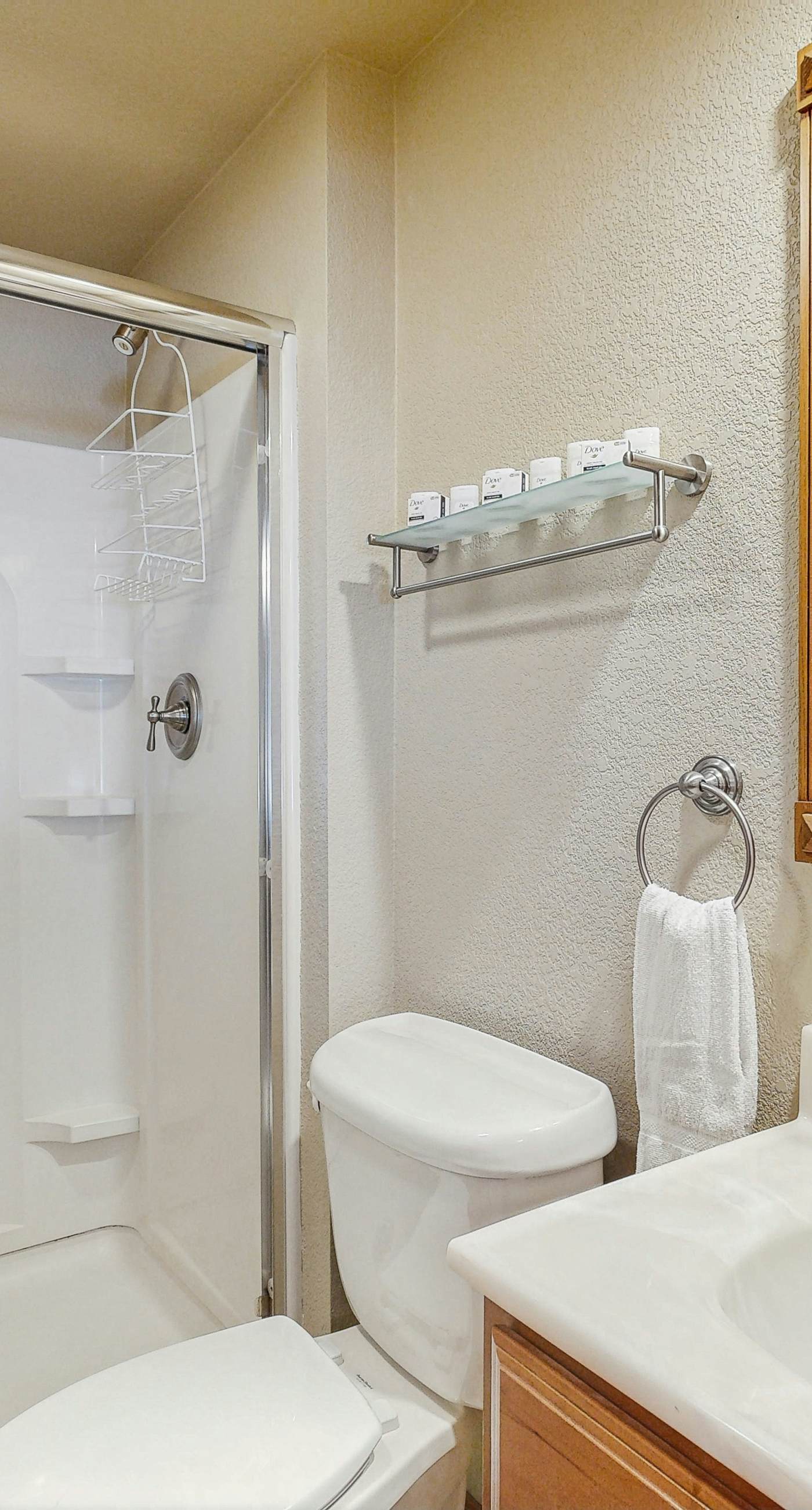 Golf Course Retreat - Pool Access & Lake Views