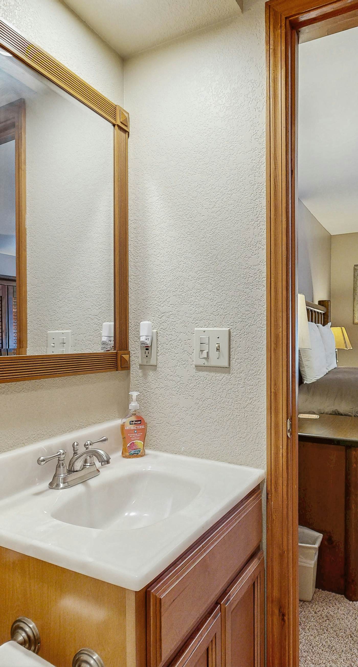 Golf Course Retreat - Pool Access & Lake Views