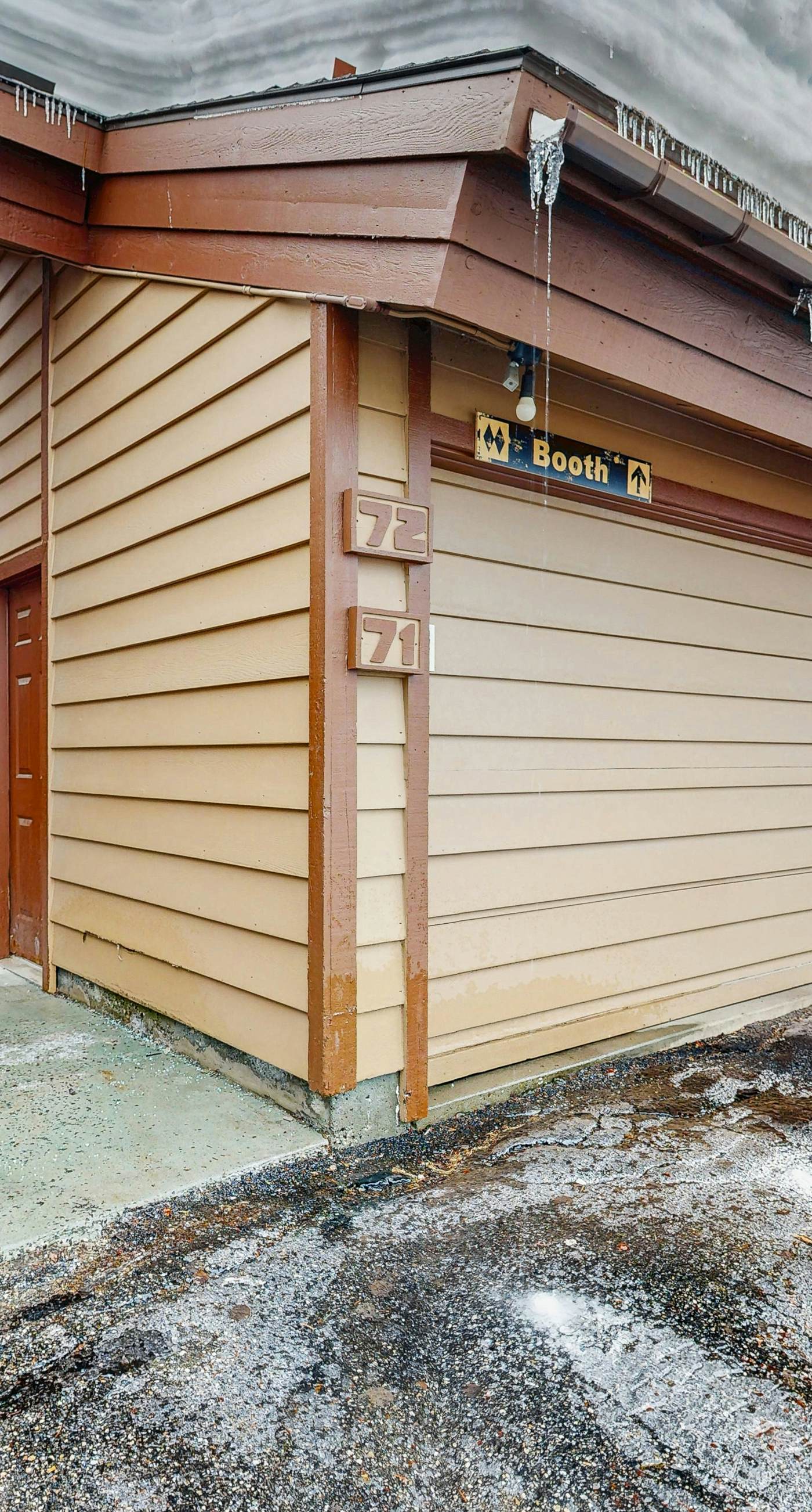 Golf Course Retreat - Pool Access & Lake Views