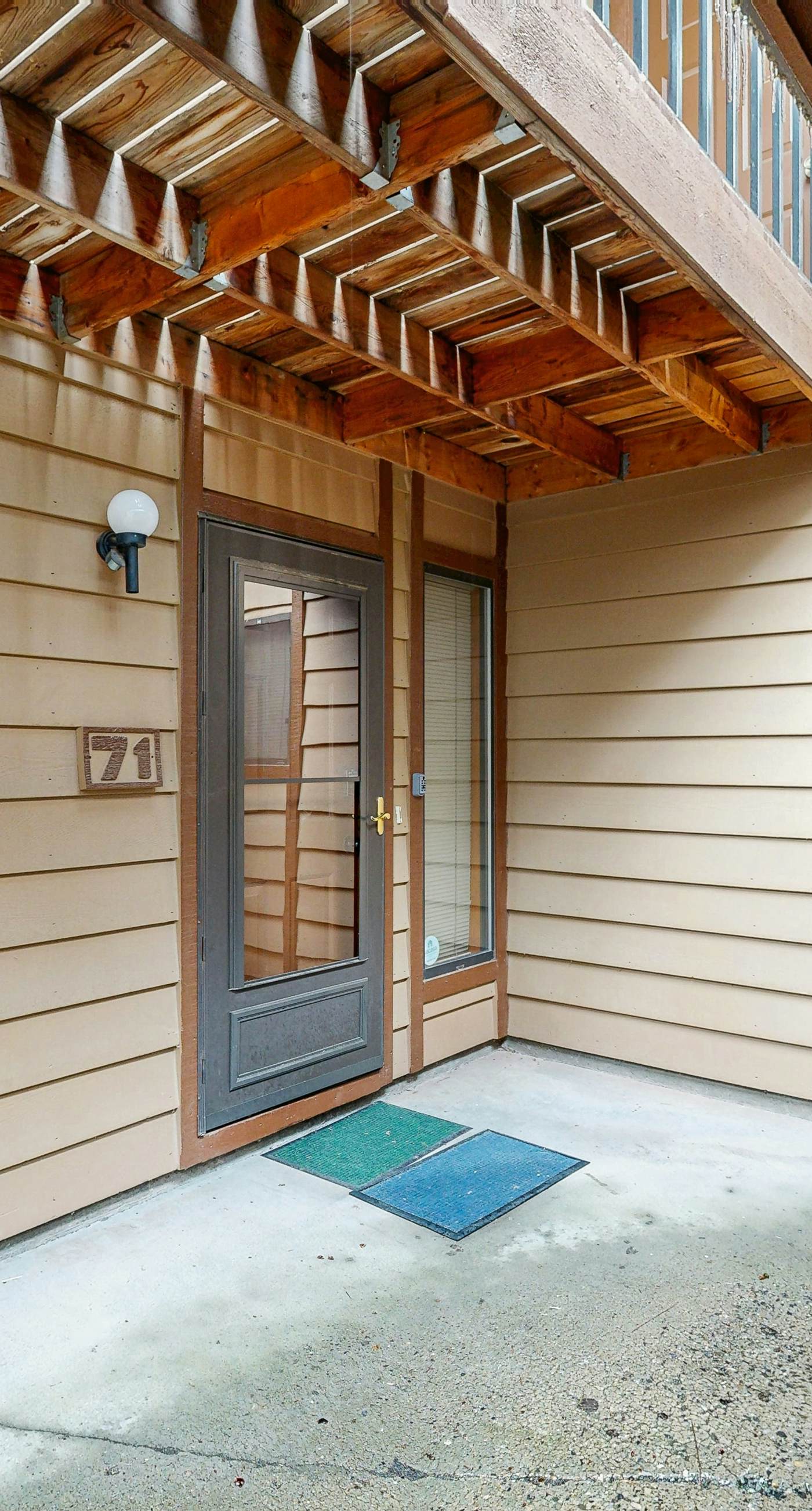 Golf Course Retreat - Pool Access & Lake Views