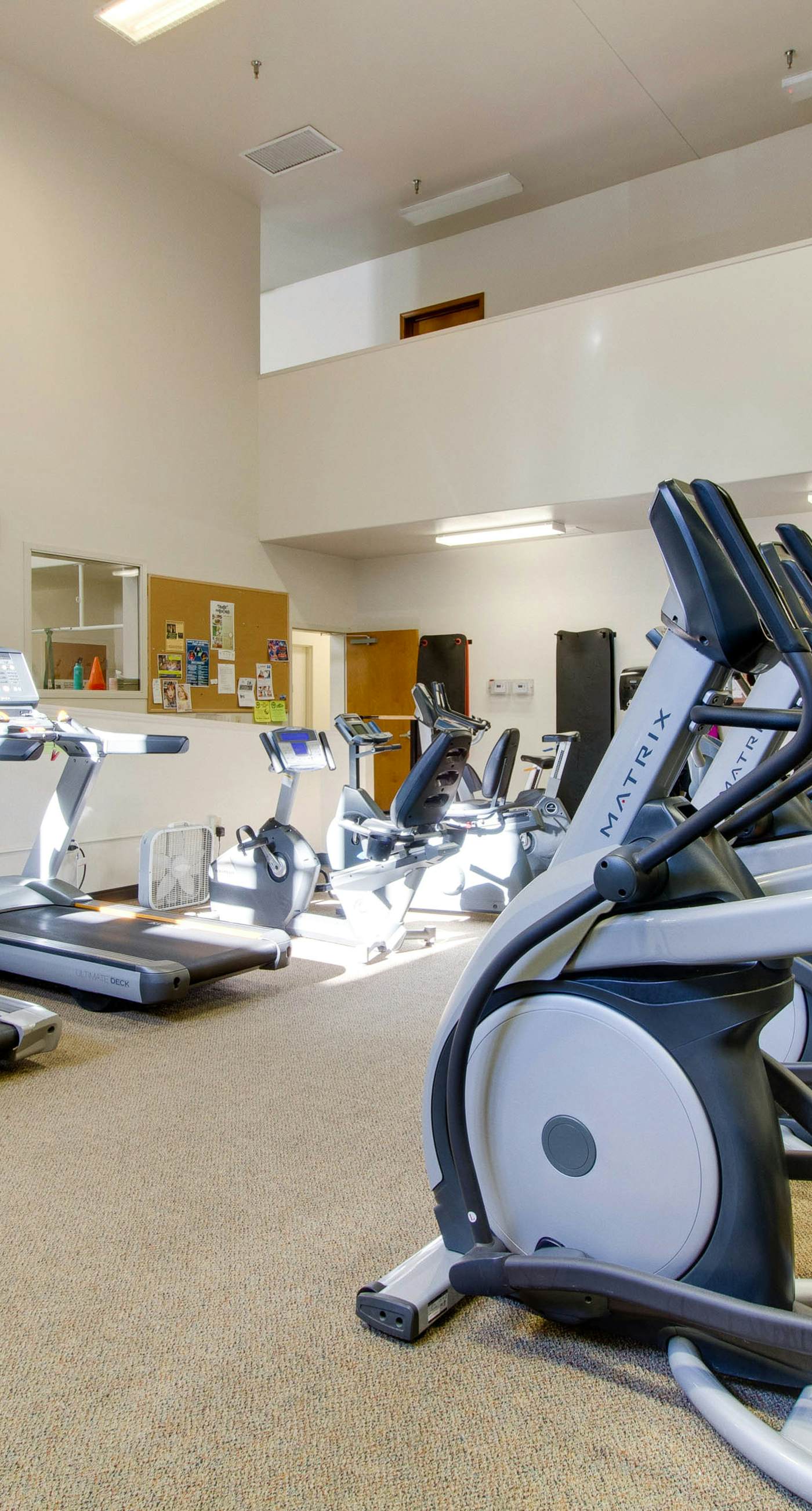 Golf Course Retreat - Pool Access & Lake Views