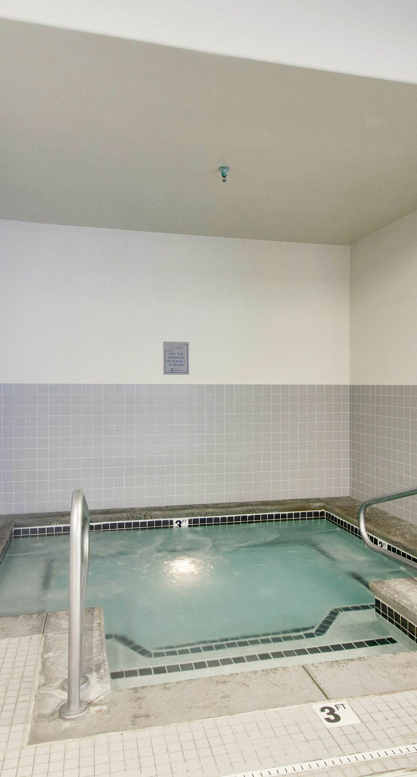 Golf Course Retreat - Pool Access & Lake Views