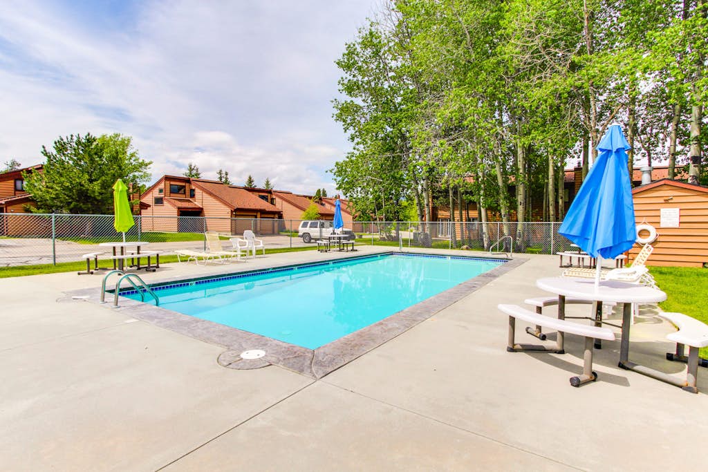 Bright McCall Retreat - Pool, Hot Tub & Fitness