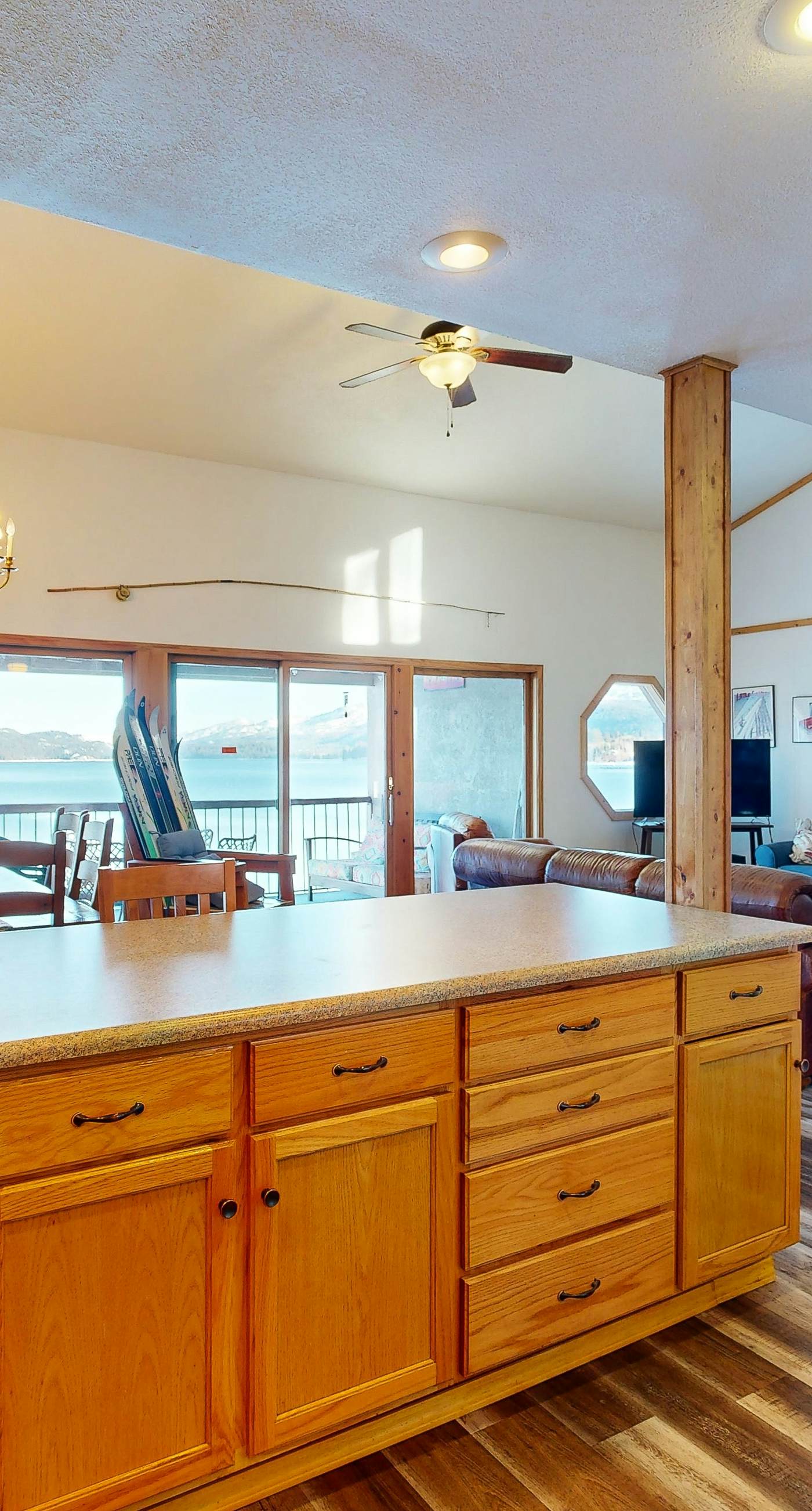 Lakeside Getaway: Beach Access, Shared Pool and Grills