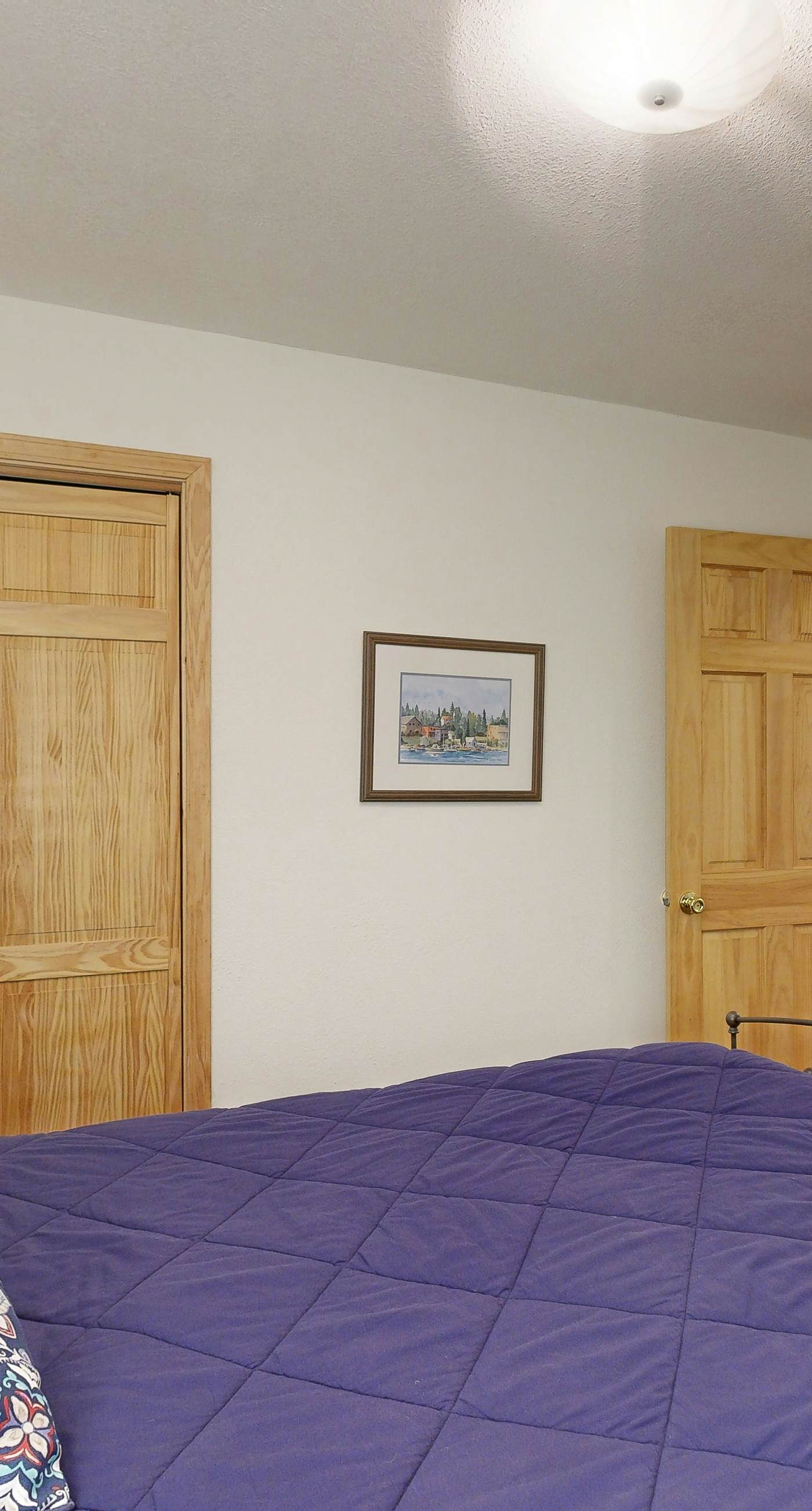 Lakeside Getaway: Beach Access, Shared Pool and Grills