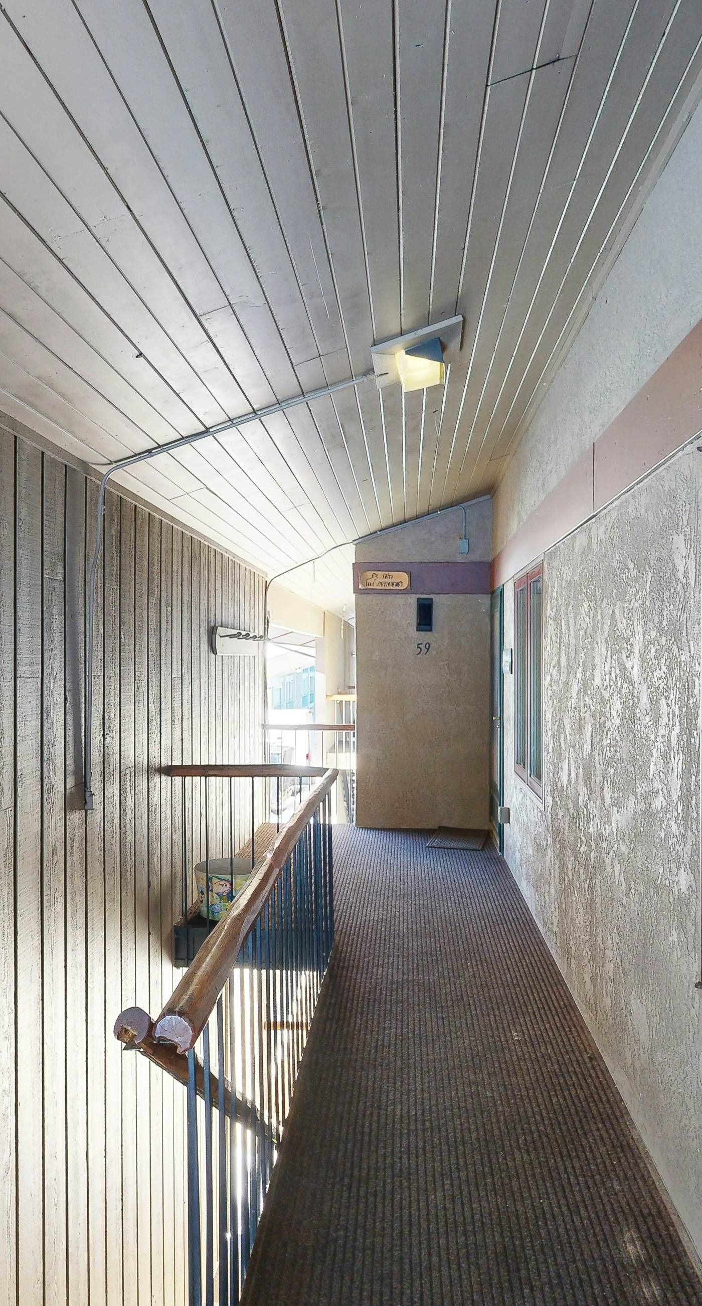 Lakeside Getaway: Beach Access, Shared Pool and Grills