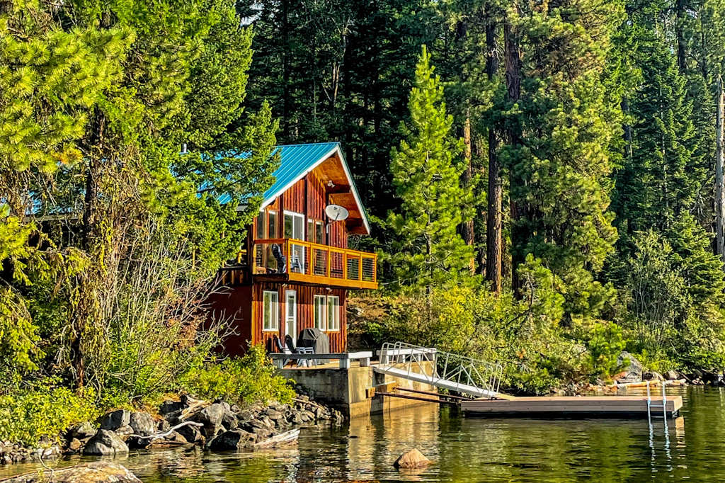 Secluded Lake Home - Dock, Deck & Beach Access