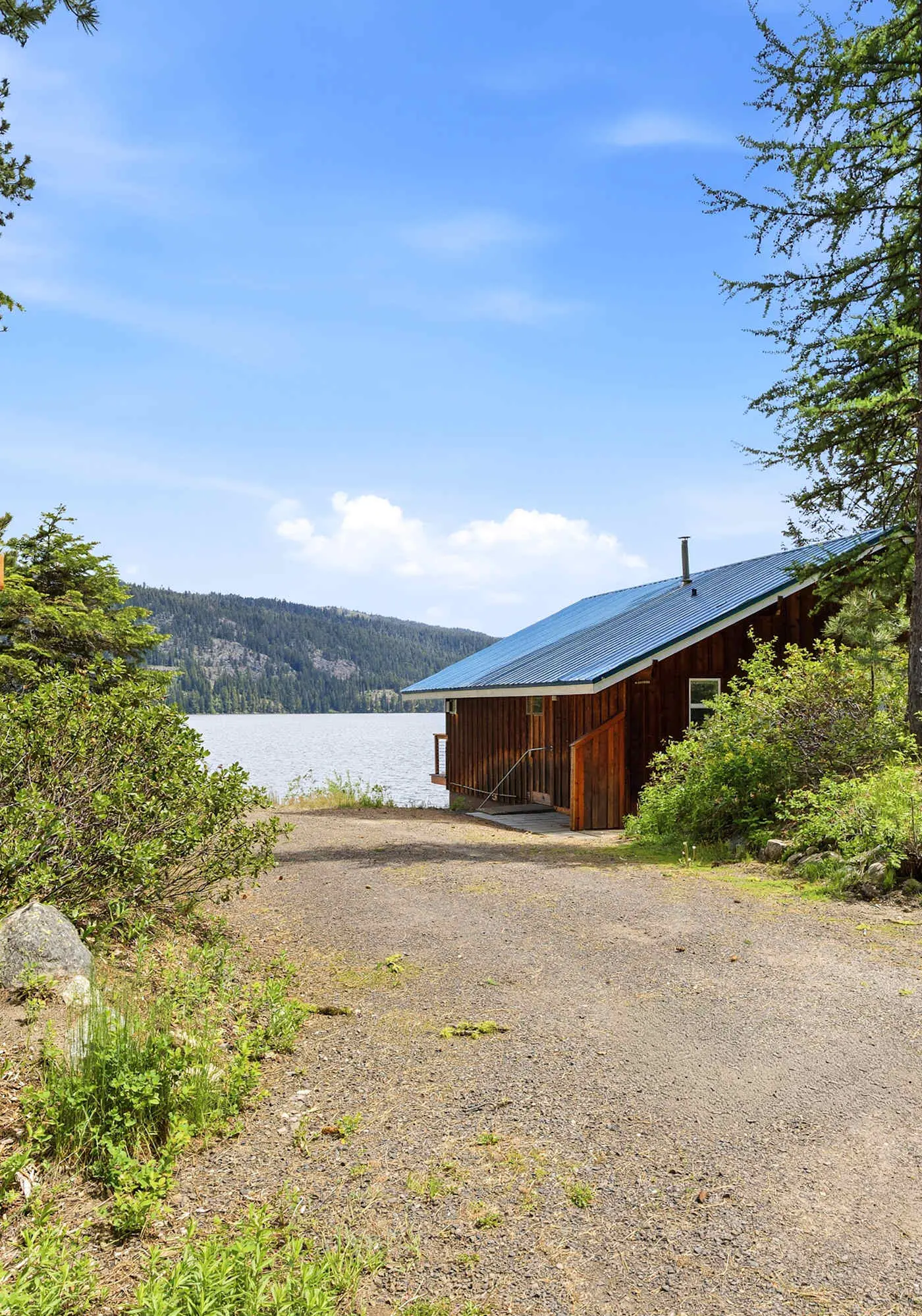 Secluded Lake Home - Dock, Deck & Beach Access