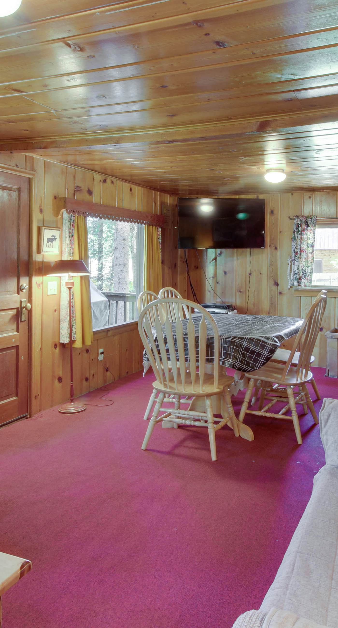 Rustic Lake House - Private Dock & Deck