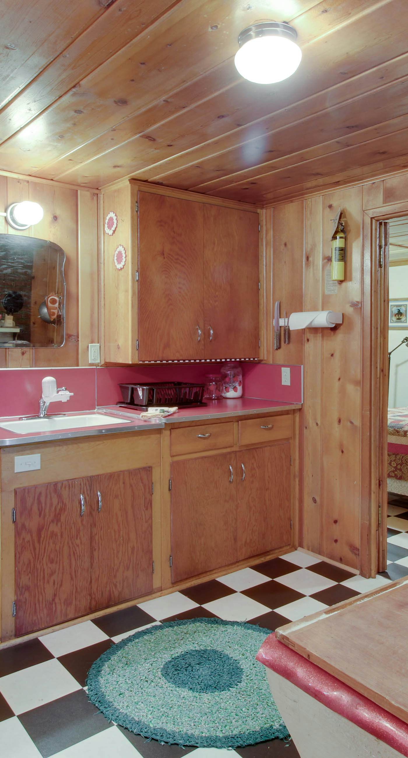 Rustic Lake House - Private Dock & Deck