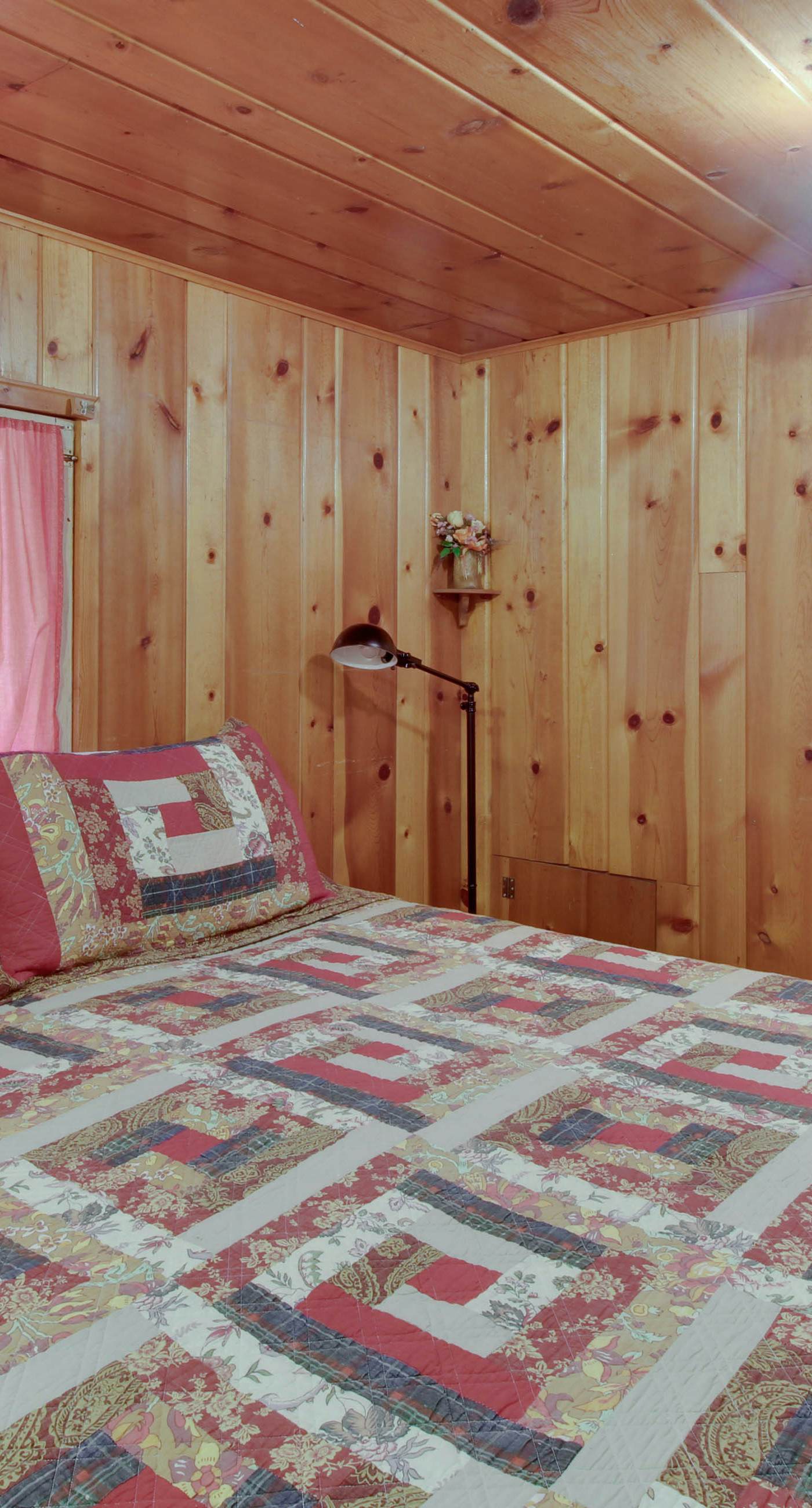 Rustic Lake House - Private Dock & Deck