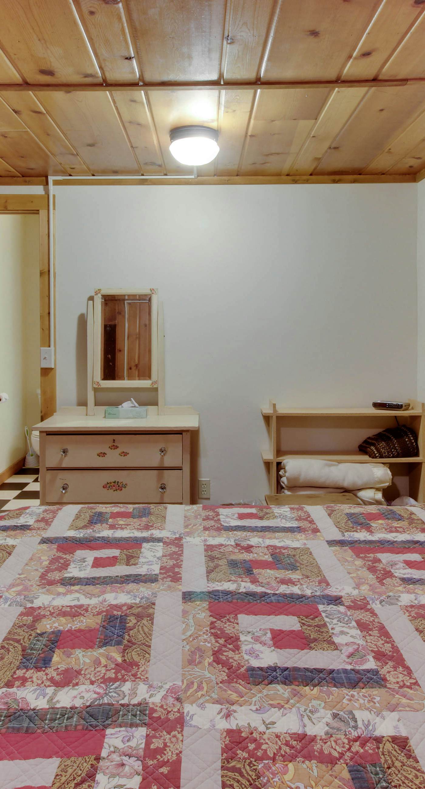 Rustic Lake House - Private Dock & Deck