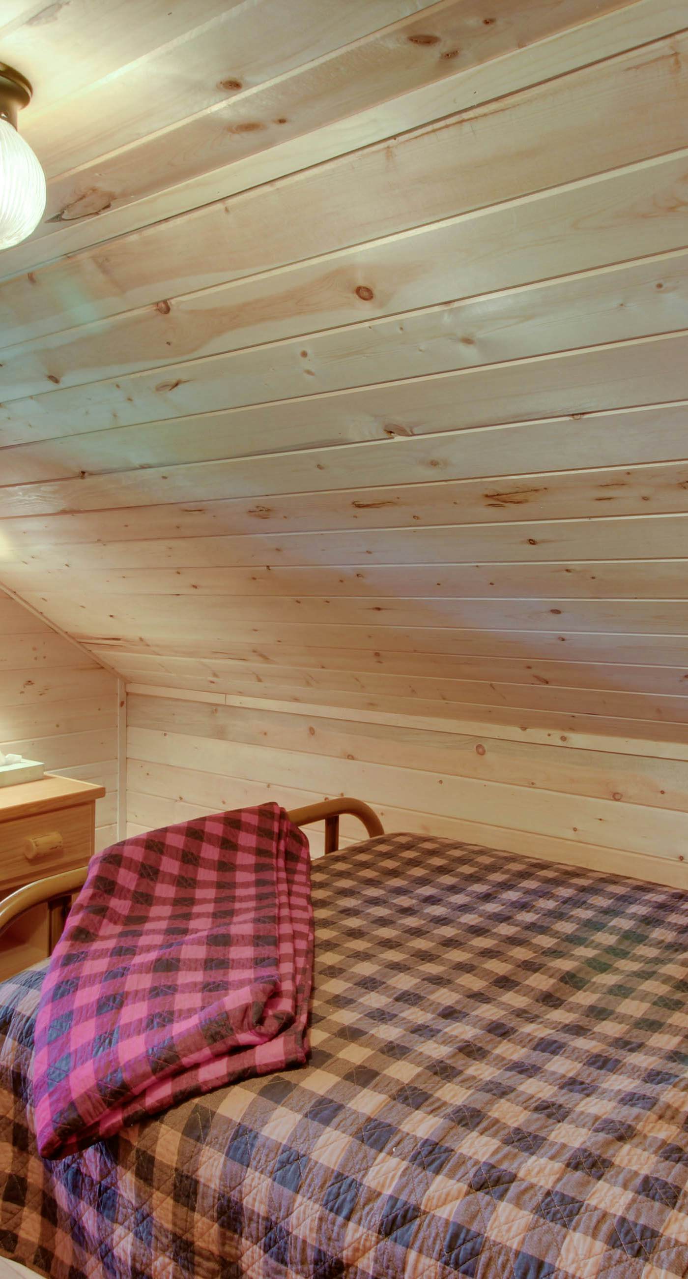 Rustic Lake House - Private Dock & Deck