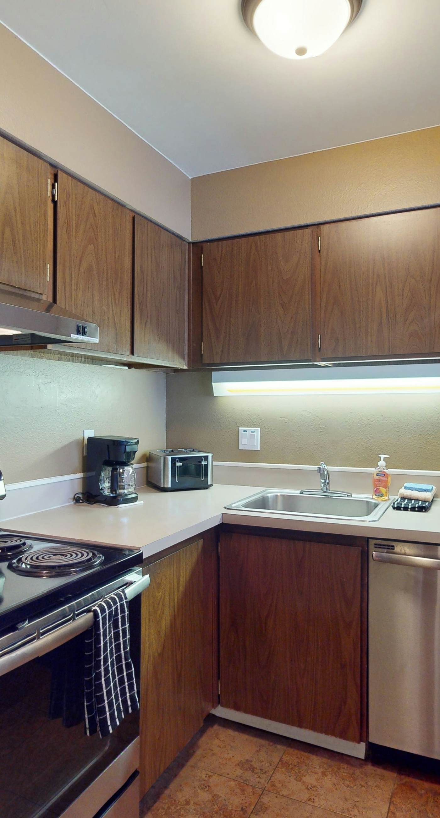 Crystal Beach Condo - Lake Views & Pool