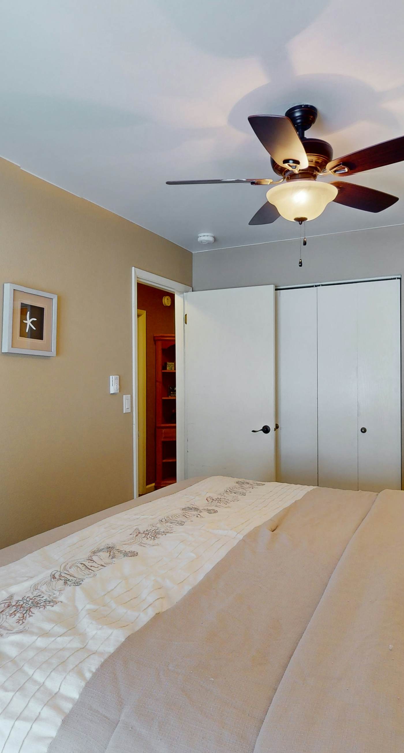 Crystal Beach Condo - Lake Views & Pool