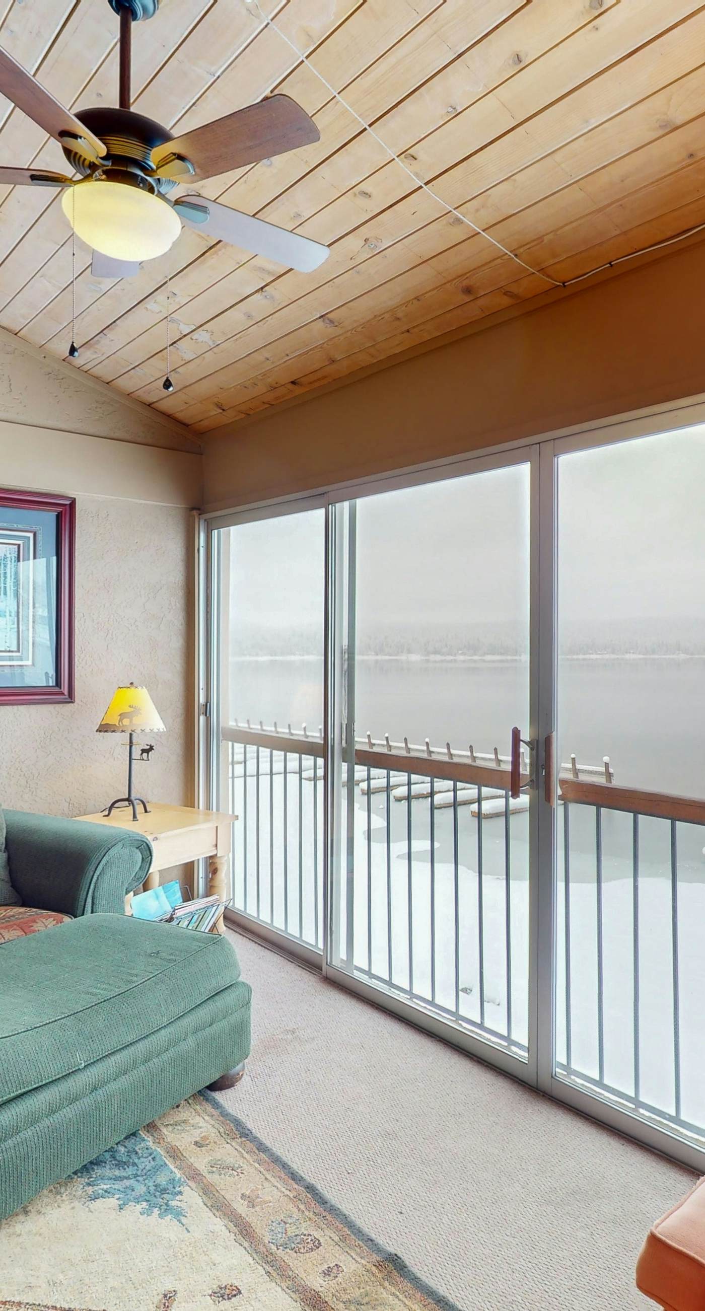 Crystal Beach Condo - Lake Views & Pool