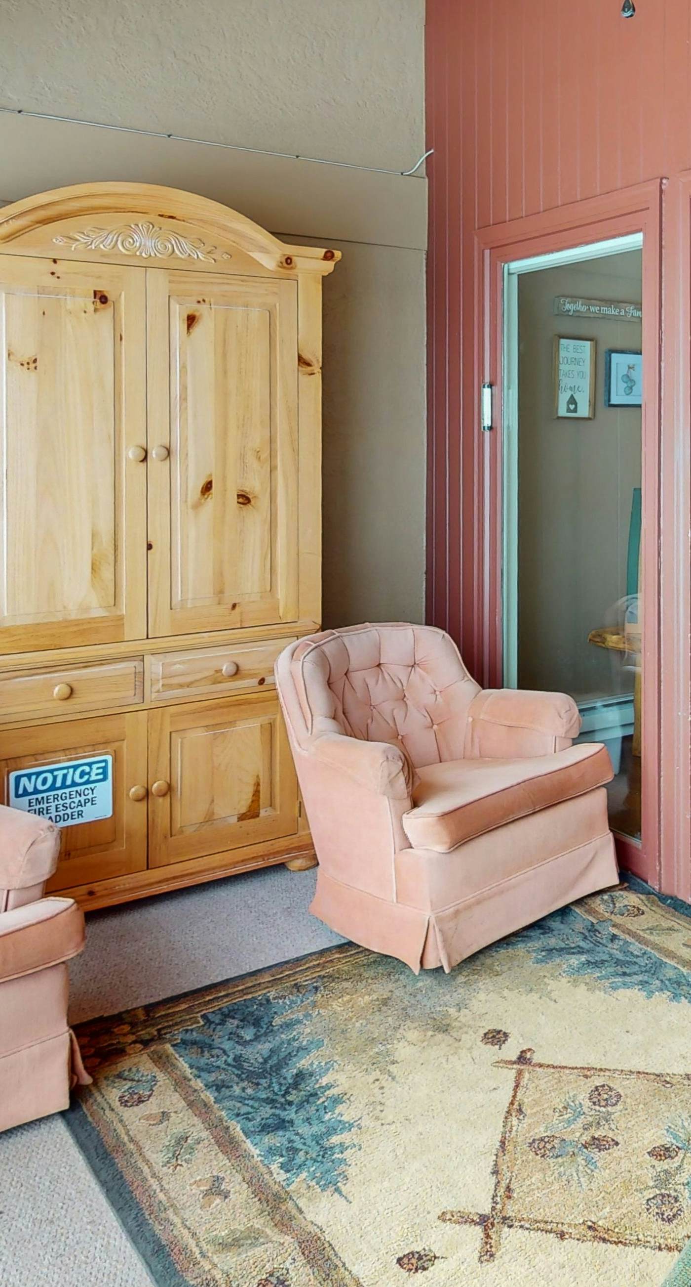 Crystal Beach Condo - Lake Views & Pool