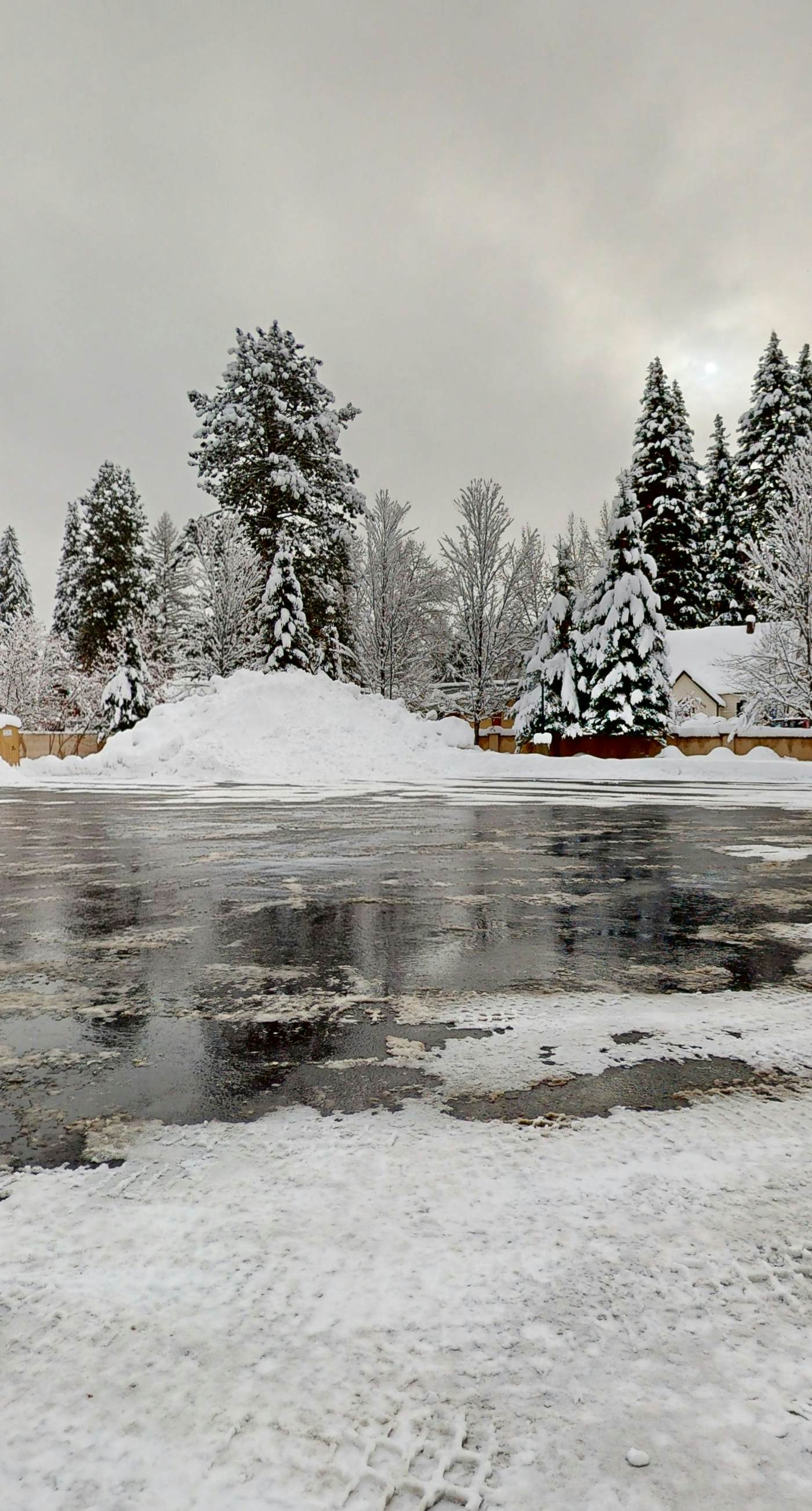 Crystal Beach Condo - Lake Views & Pool