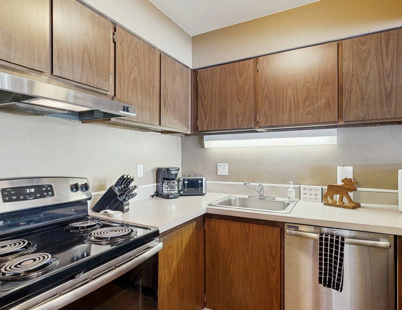 Lakefront McCall Condo, Pool, Beach, Walk to Town