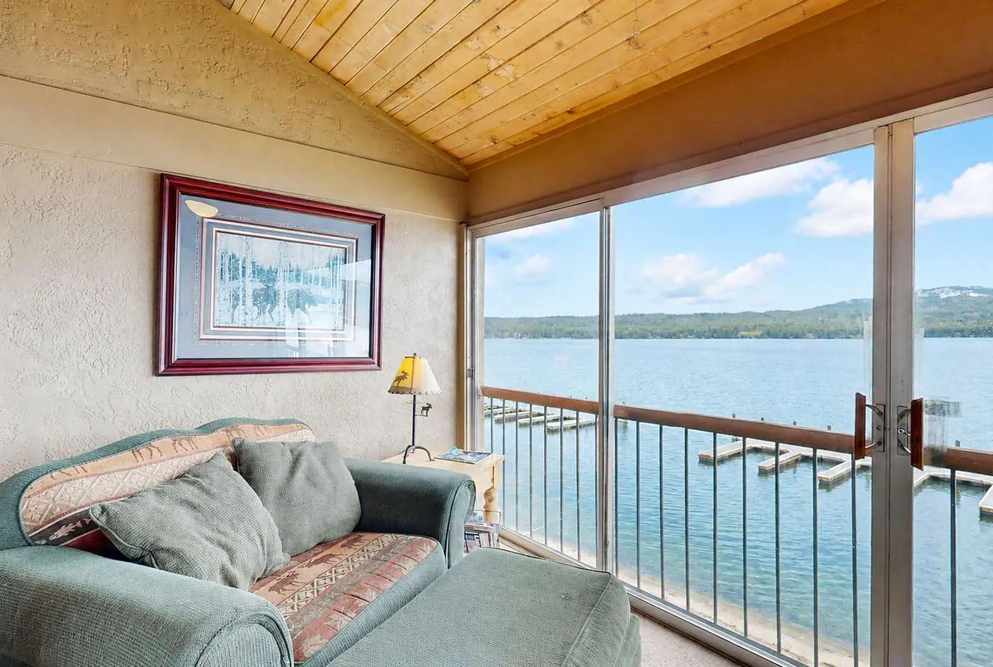 Lakefront McCall Condo, Pool, Beach, Walk to Town