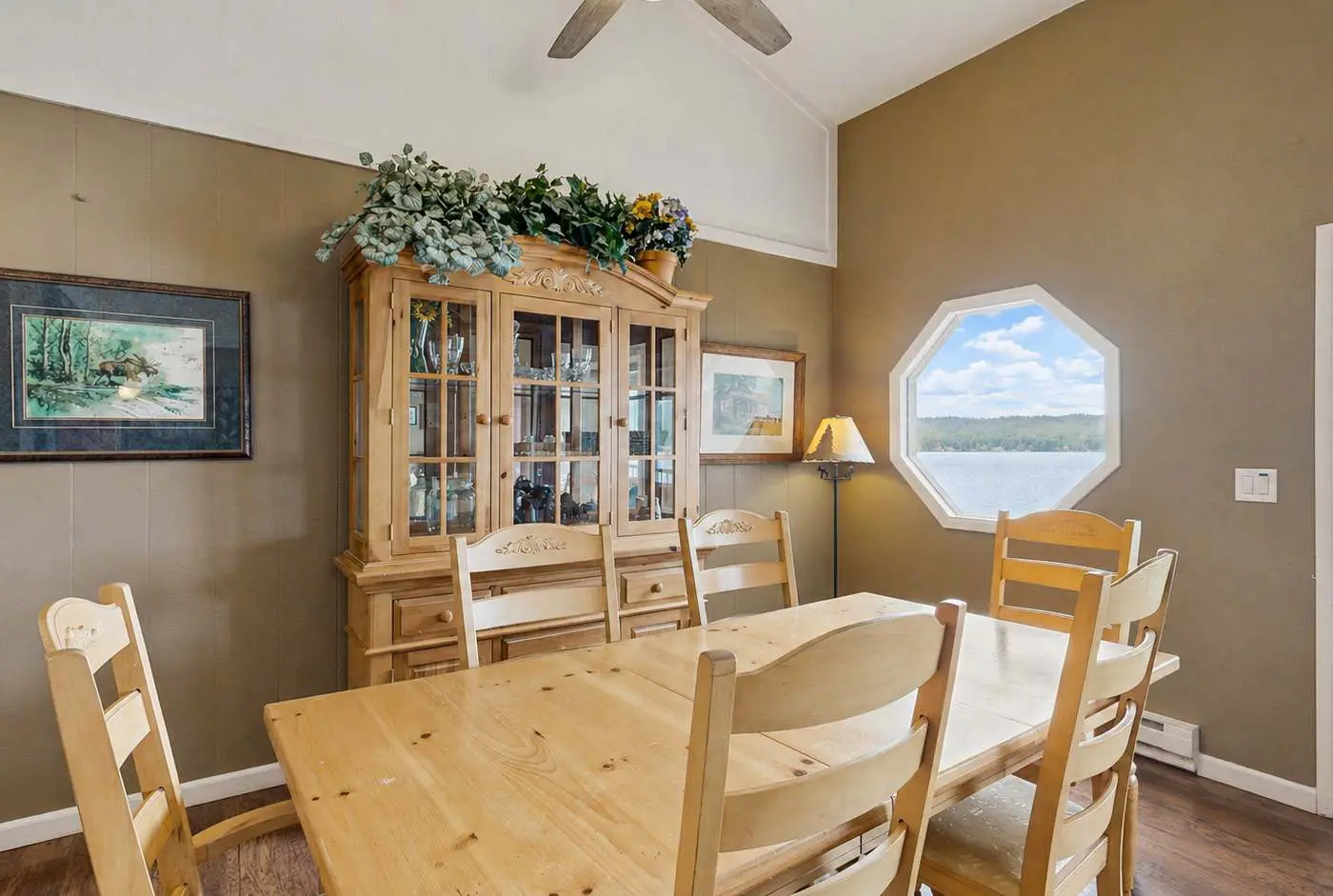 Lakefront McCall Condo, Pool, Beach, Walk to Town