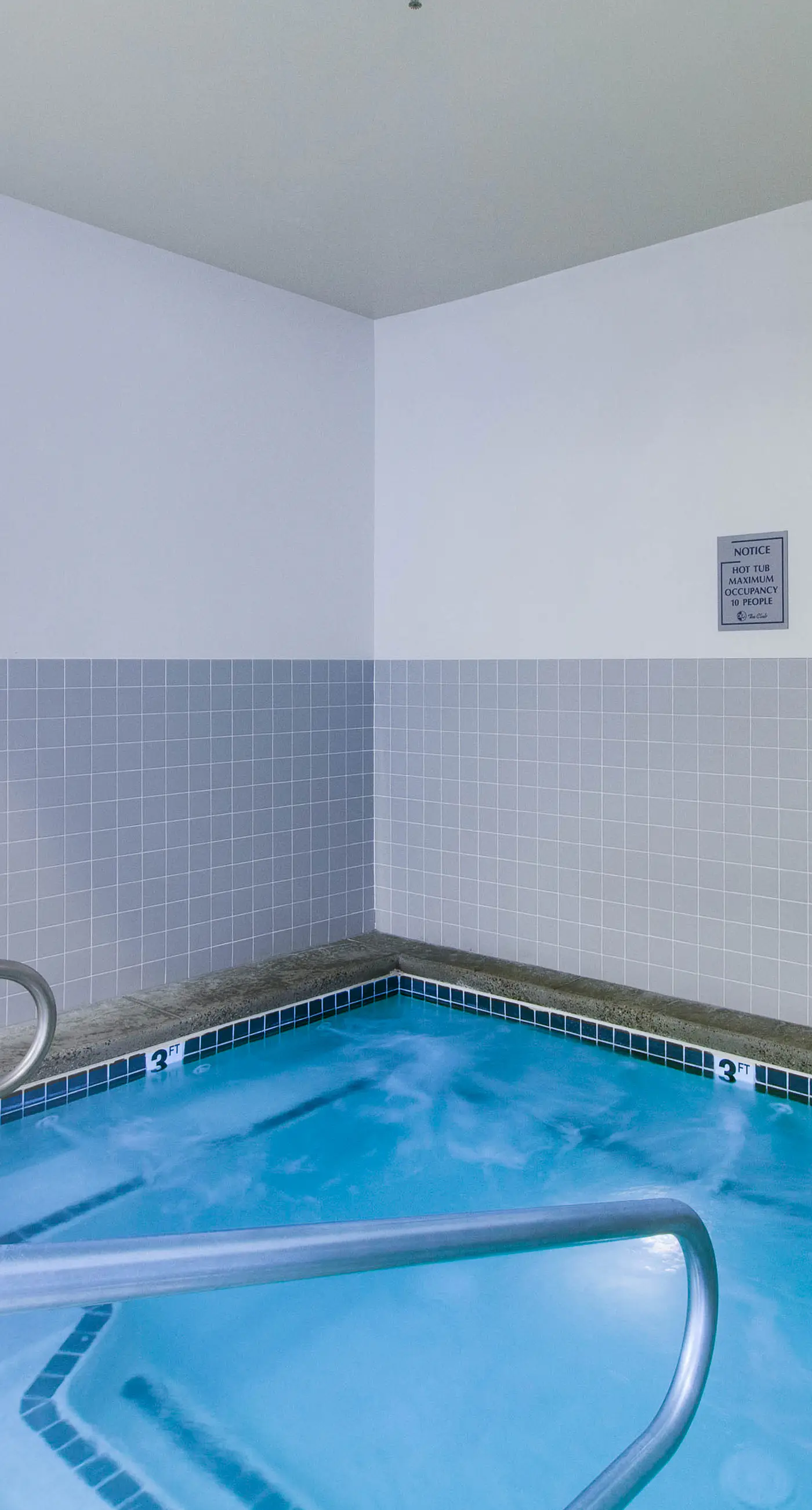 McCall Golf Condo - Pool, Courts & Patio