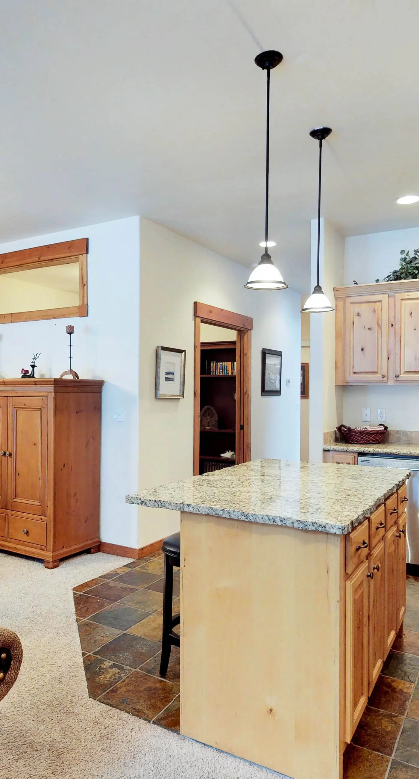 McCall Golf Condo - Pool, Courts & Patio