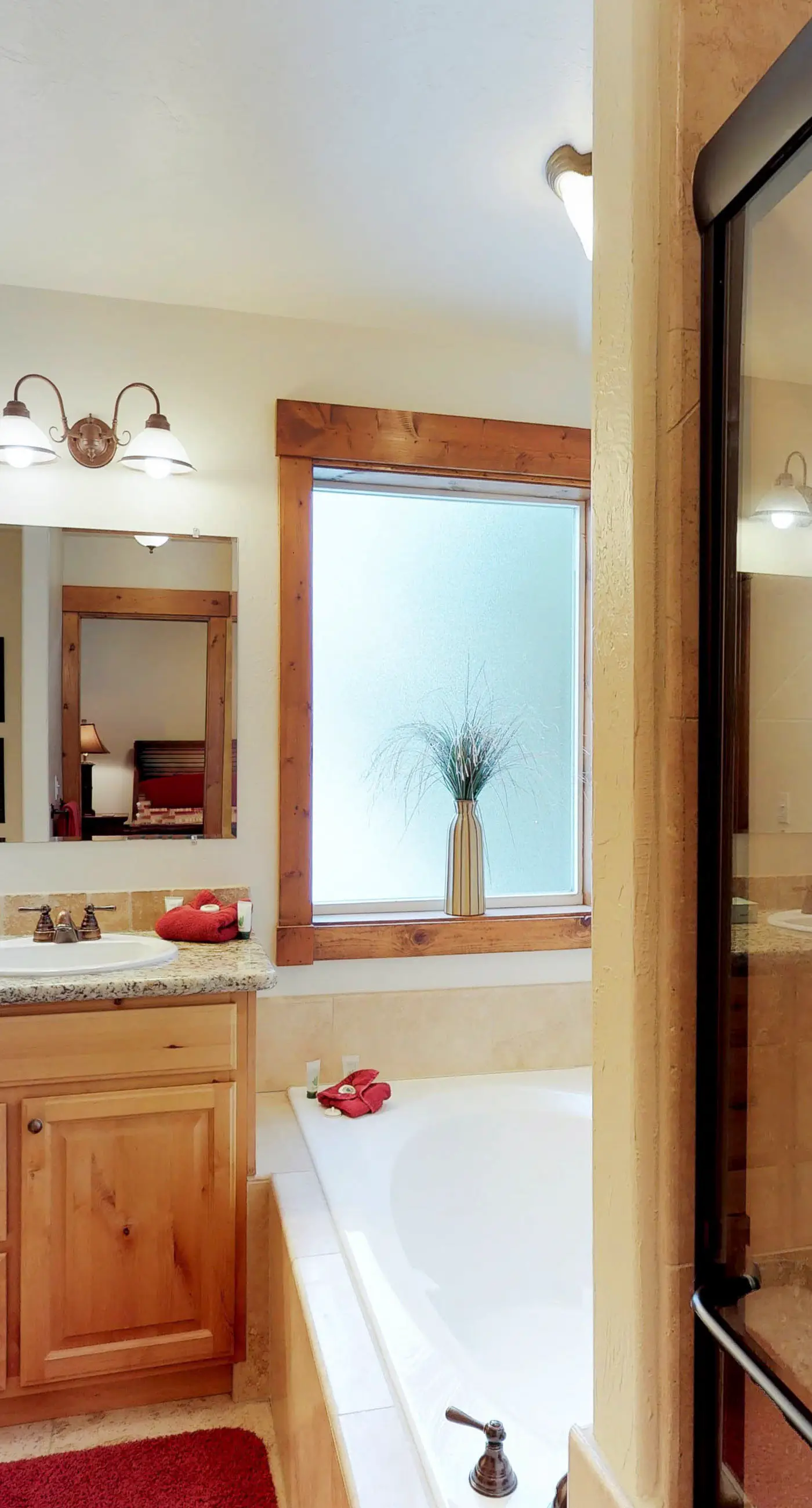 McCall Golf Condo - Pool, Courts & Patio
