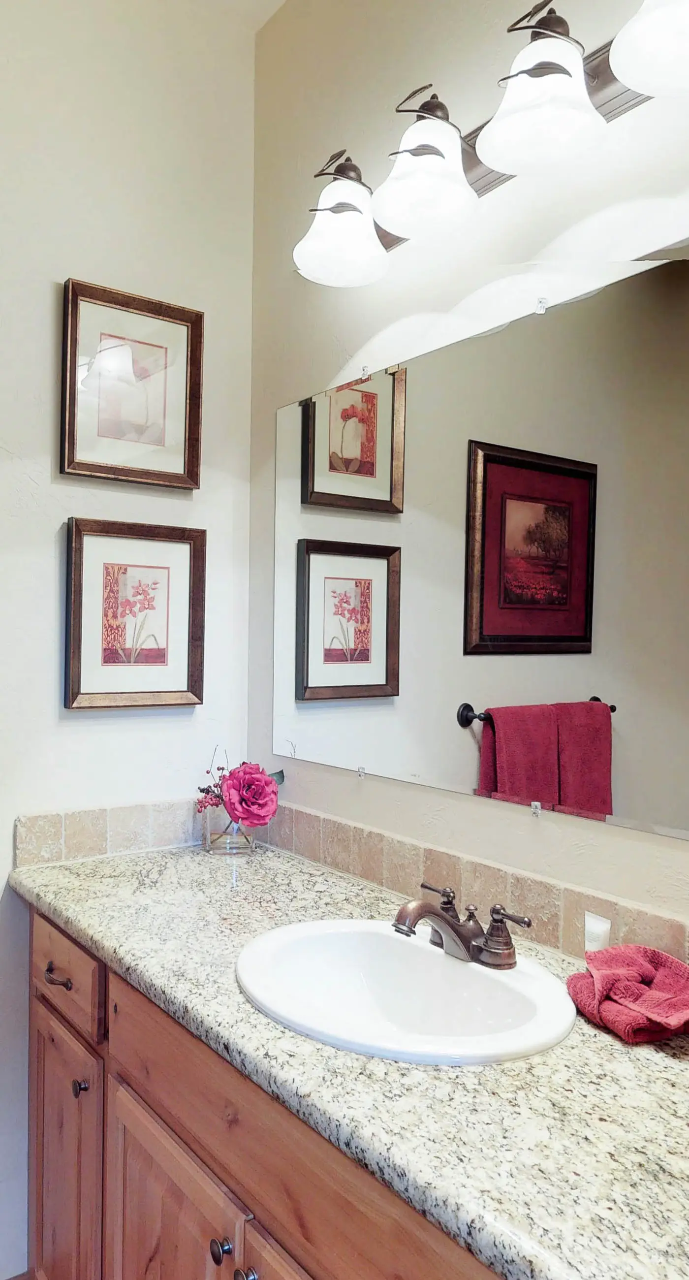 McCall Golf Condo - Pool, Courts & Patio