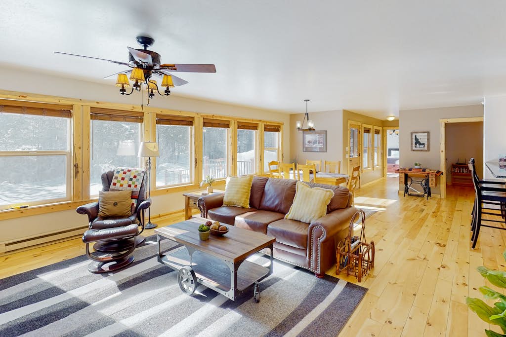 Secluded New Meadows Retreat Golf & Pool