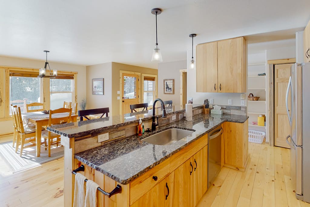 Secluded New Meadows Retreat Golf & Pool