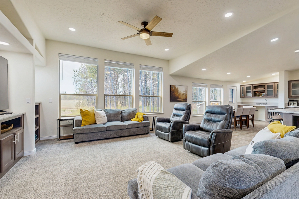 Donnelly Home, Hot Tub, AC, Fire Pit,Extra Parking