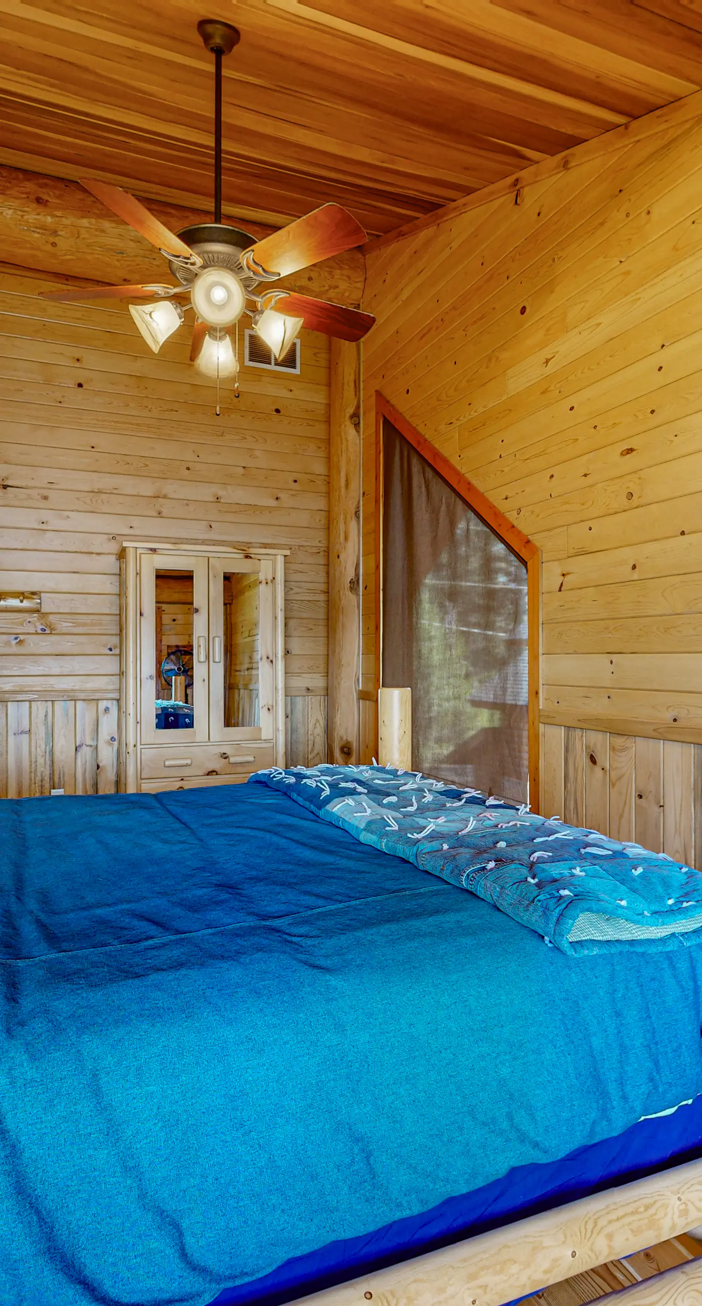 Lakefront Cascade Cabin Private Dock & Games