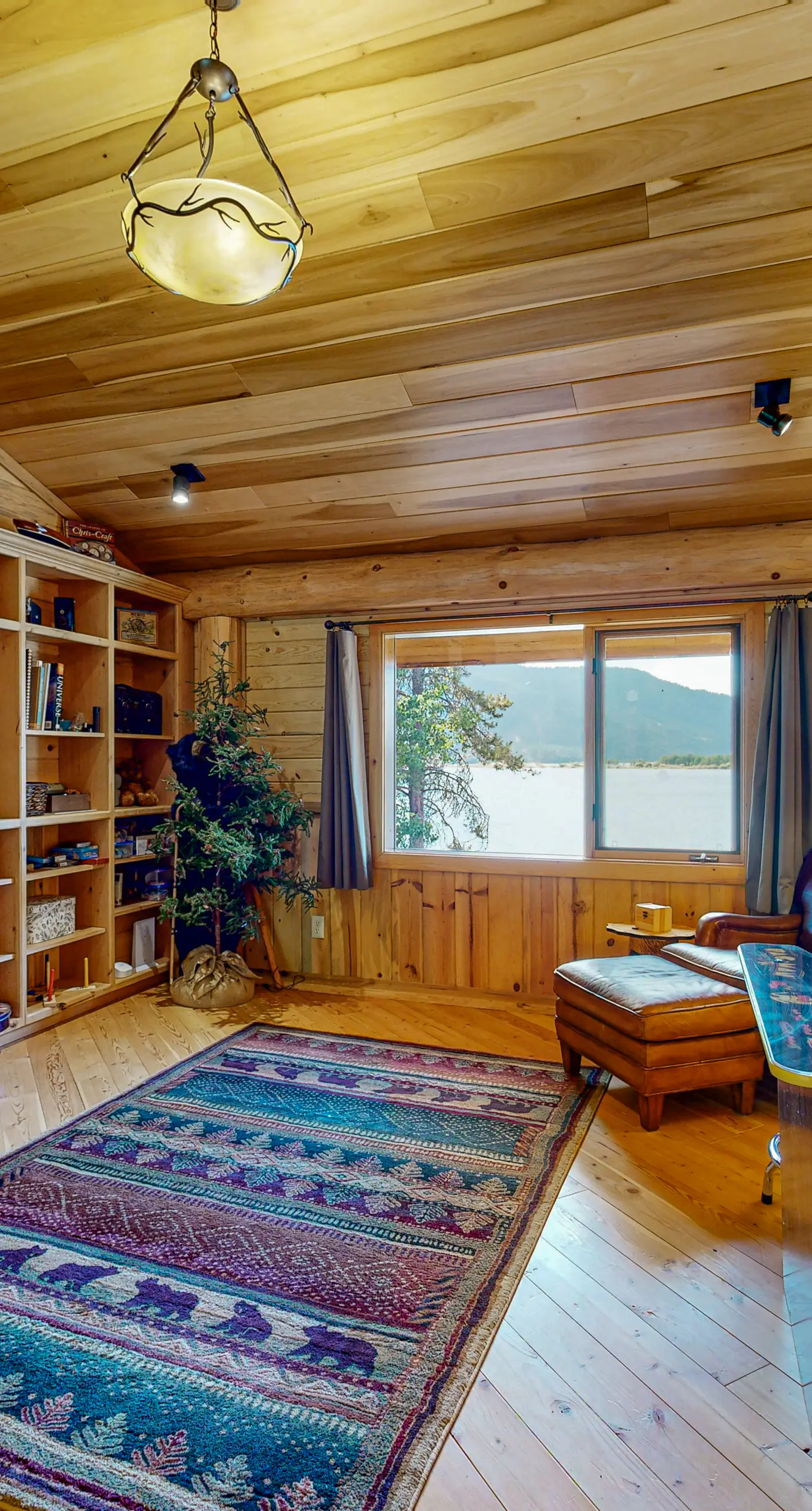Lakefront Cascade Cabin Private Dock & Games