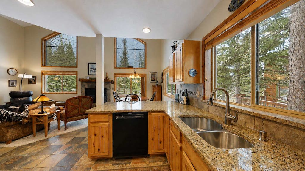 McCall Golf Course Cabin | Pool, Deck, Loft