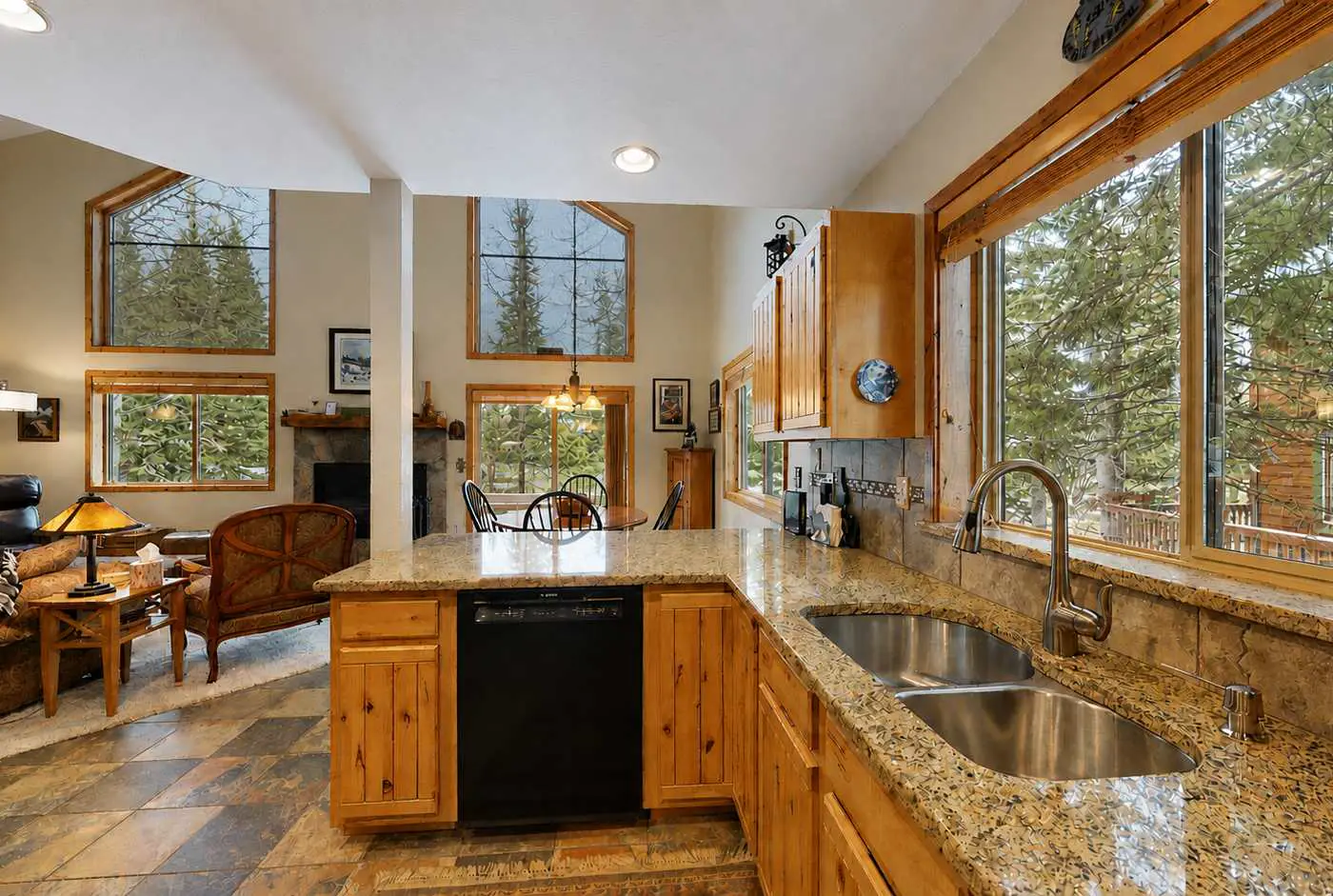 McCall Golf Course Cabin | Pool, Deck, Loft
