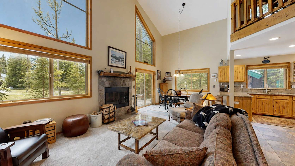 McCall Golf Course Cabin | Pool, Deck, Loft