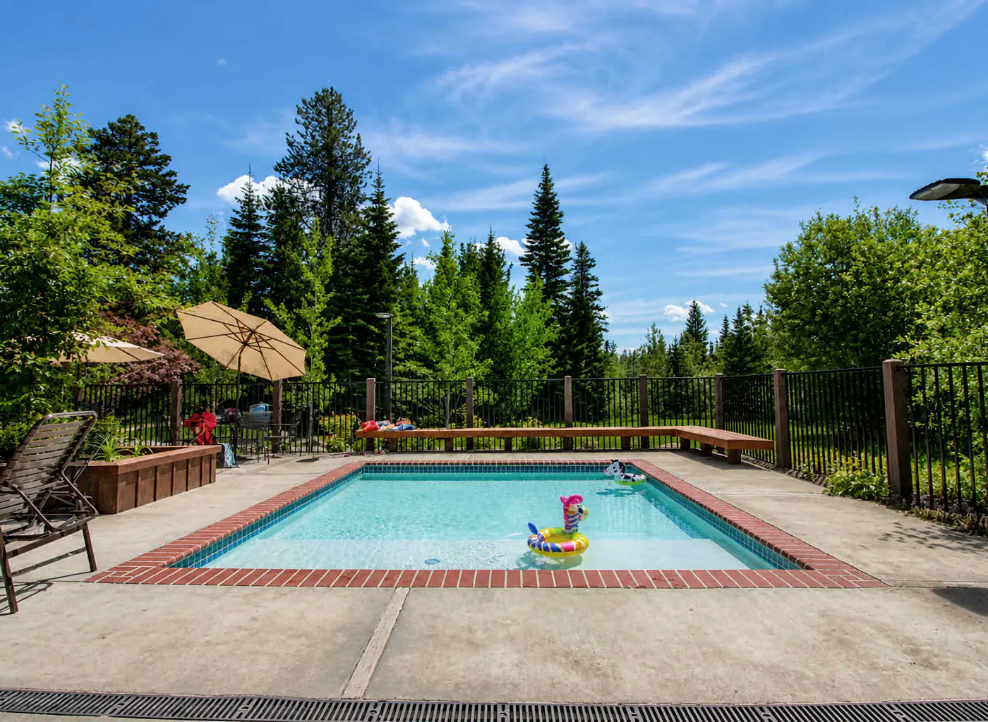 McCall Golf Course Cabin | Pool, Deck, Loft