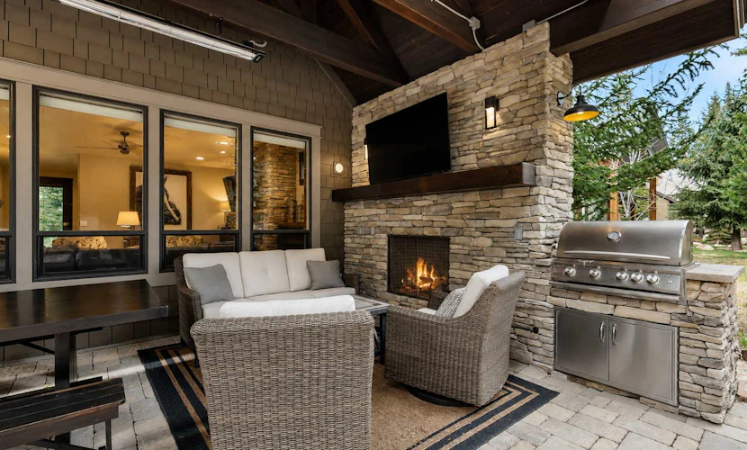 A beautifully designed, modern Spring Mountain Ranch home with three king bedrooms, a warm and inviting feel, and access to resort-style amenities including a pool, hot tub, sauna, and courts. Enjoy a spacious open layout, covered patio, firepit, outdoor TV, and a comfortable setting just minutes from downtown McCall.