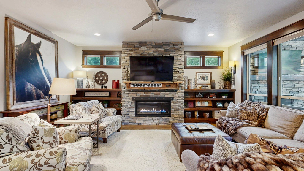 Modern McCall Home | 3 Kings, Firepit & Amenities