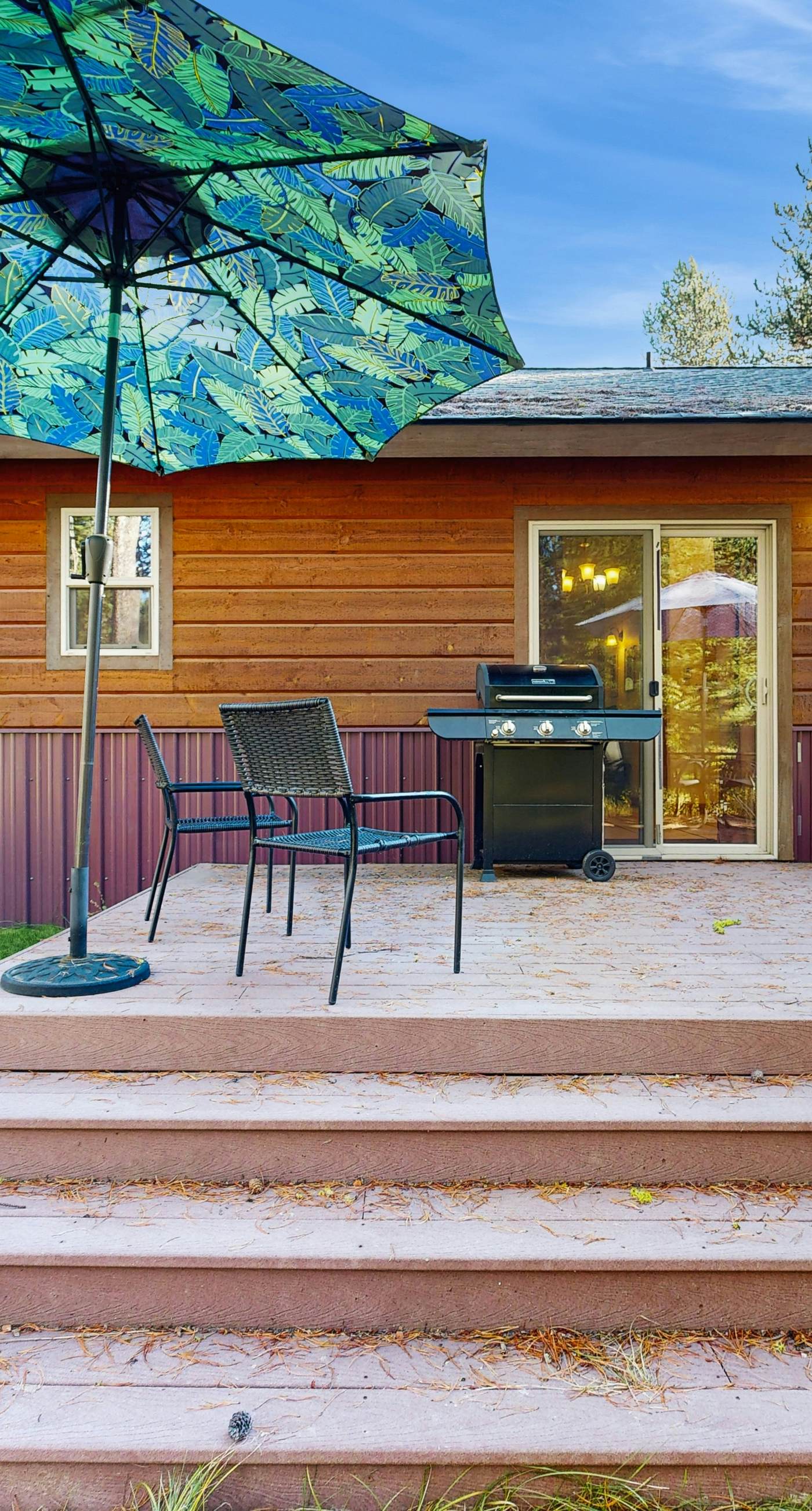 Cozy Cabin with Fenced Yard, Deck & Fire Pit