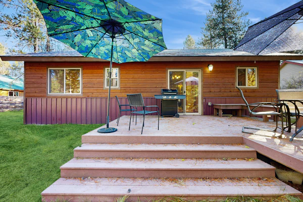 Cozy Cabin with Fenced Yard, Deck & Fire Pit