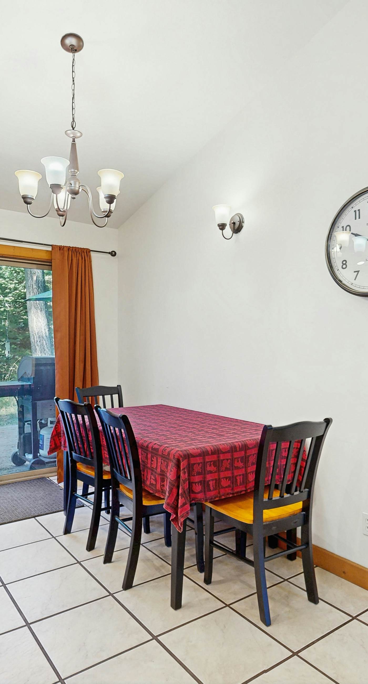 Cozy Cabin with Fenced Yard, Deck & Fire Pit