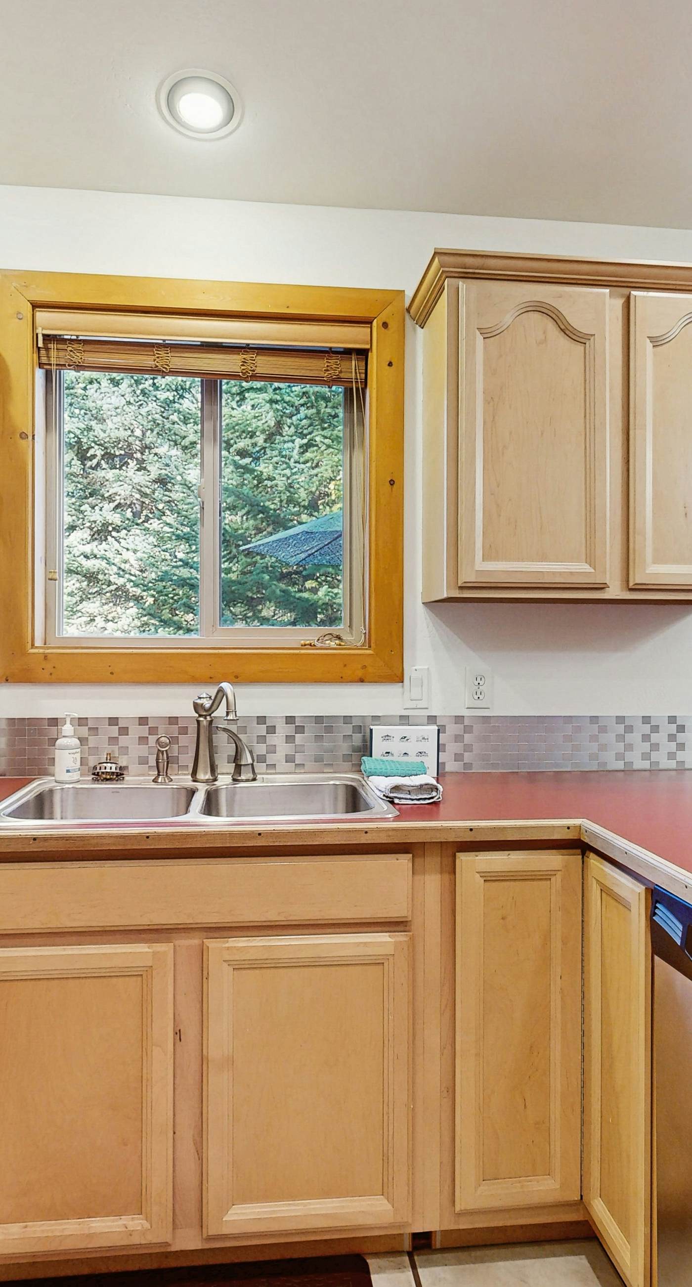 Cozy Cabin with Fenced Yard, Deck & Fire Pit