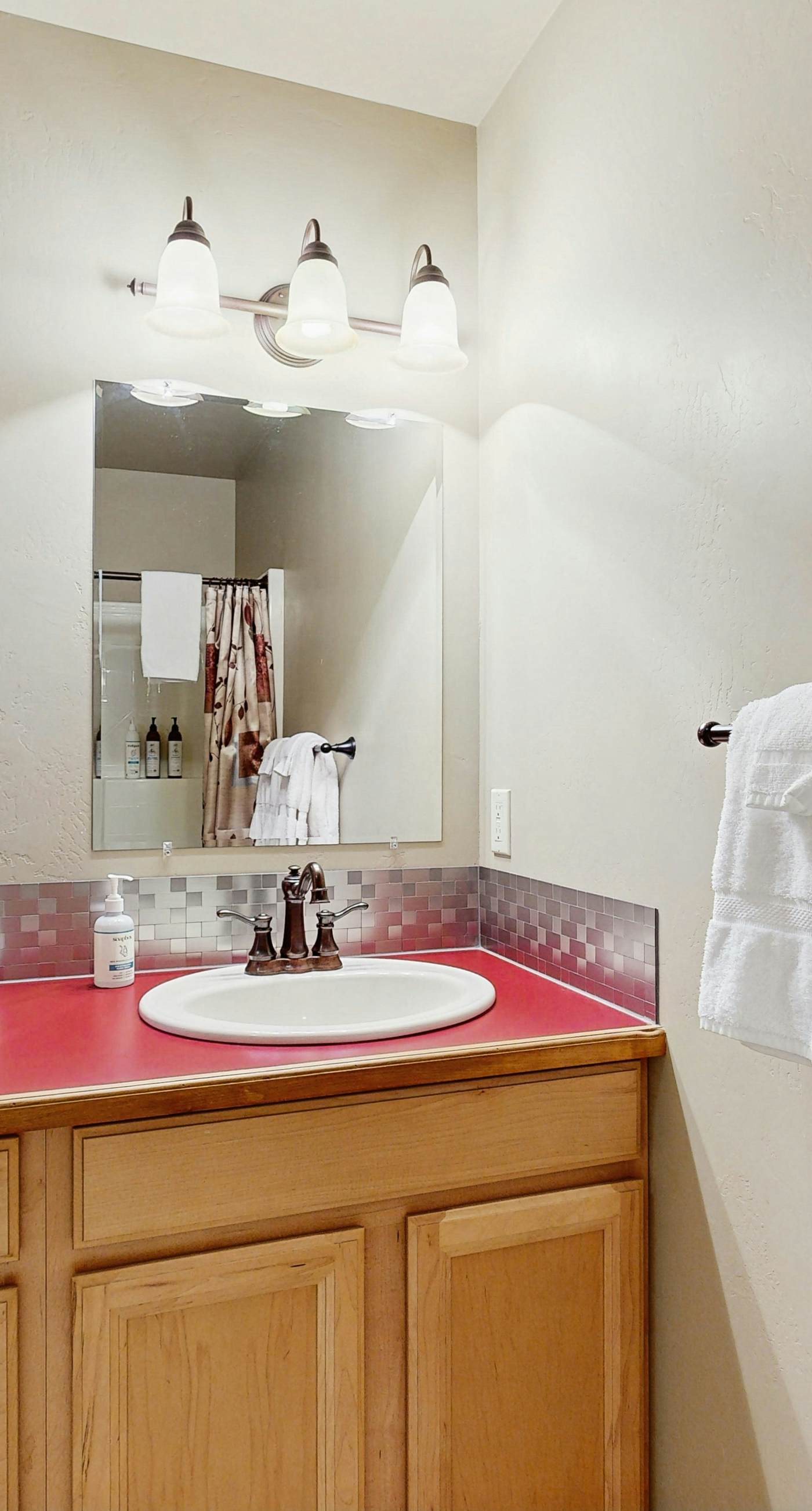 Cozy Cabin with Fenced Yard, Deck & Fire Pit