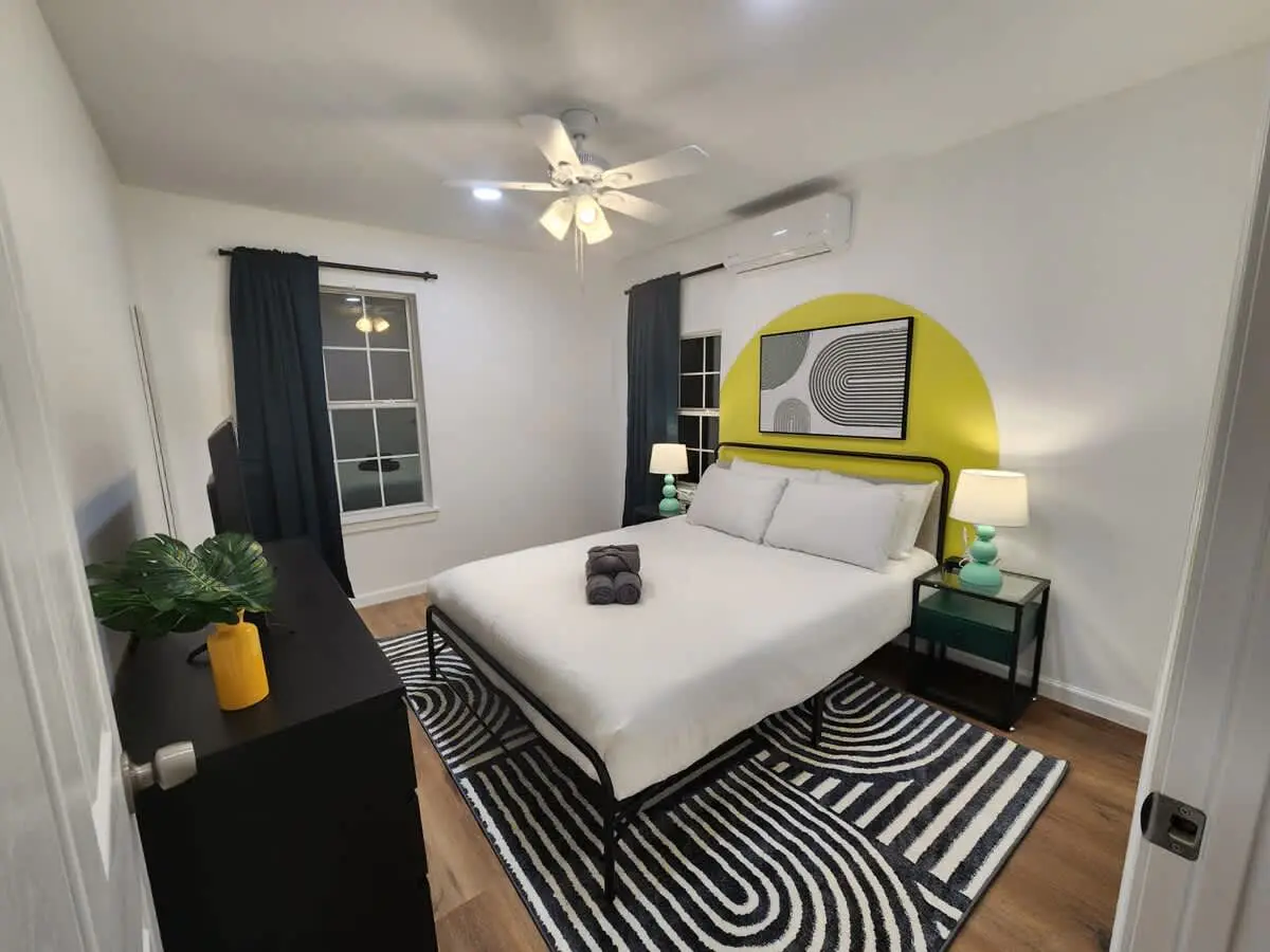 2BR Houston Haven, Playground, Prime Location