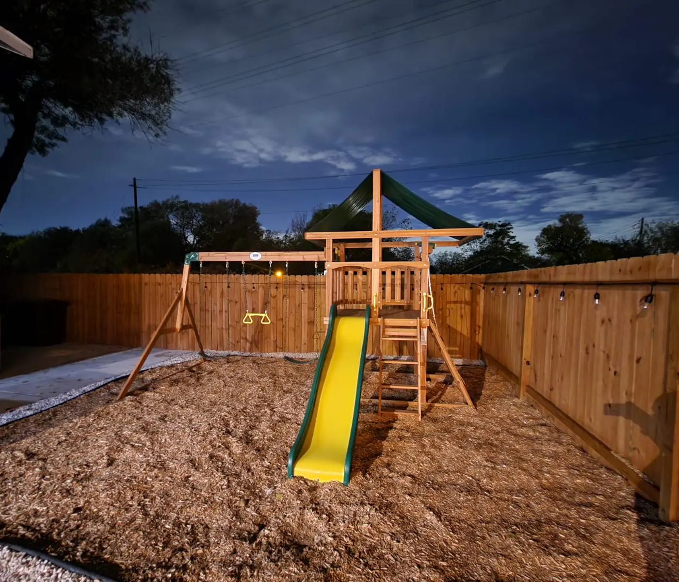 2BR Houston Haven, Playground, Prime Location